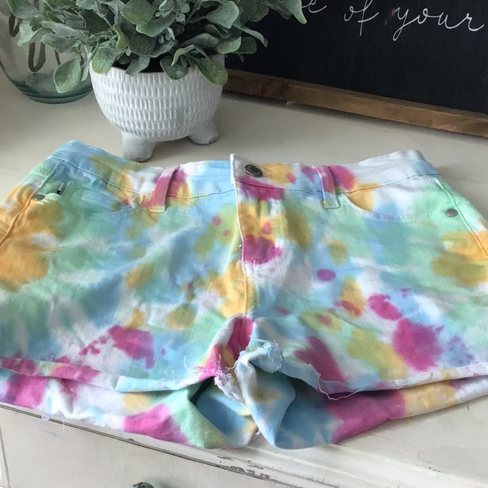 Judy blue tie dye shorts
